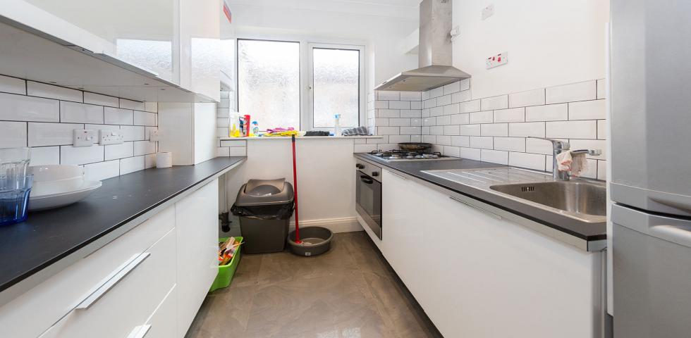 			3 Bedroom, 1 bath, 1 reception Flat			 Melrose Ave, WILLESDEN GREEN